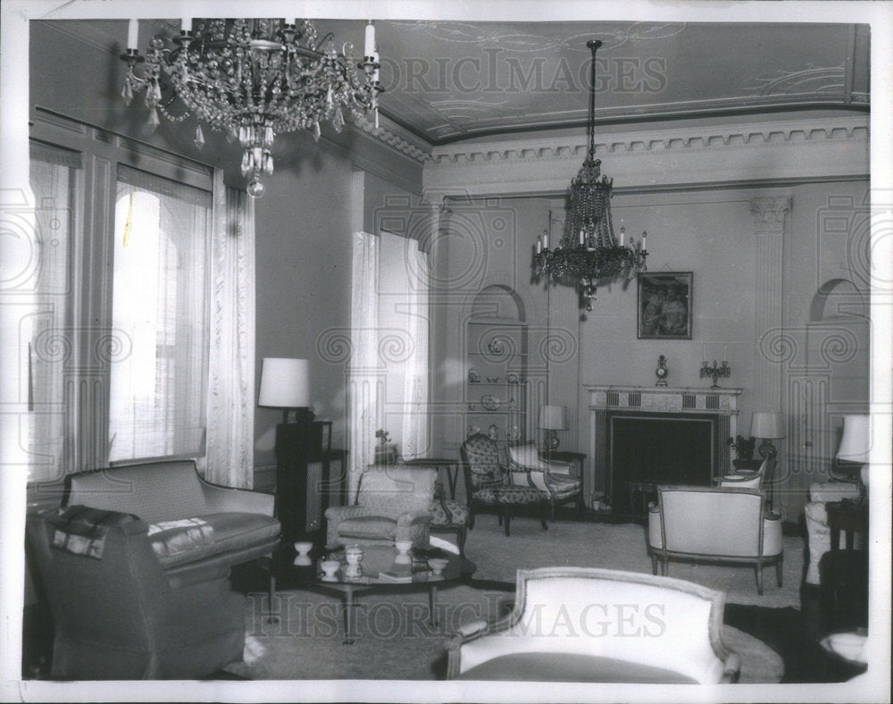 1957 Henry Cabot Lodge Waldorf Towers Housekeeping Room New York - Historic Images