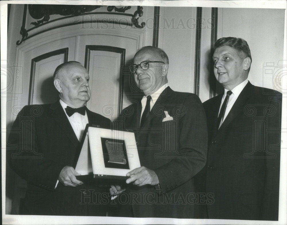 1963 Earl McMahon President Receiving An Award From Jerrold Loebl - Historic Images