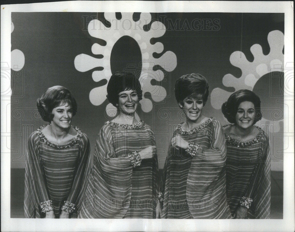 1969 Jimmy Durante Lennon Sisters Peggy Janet Dianne ABC Kathy star-Historic Images
