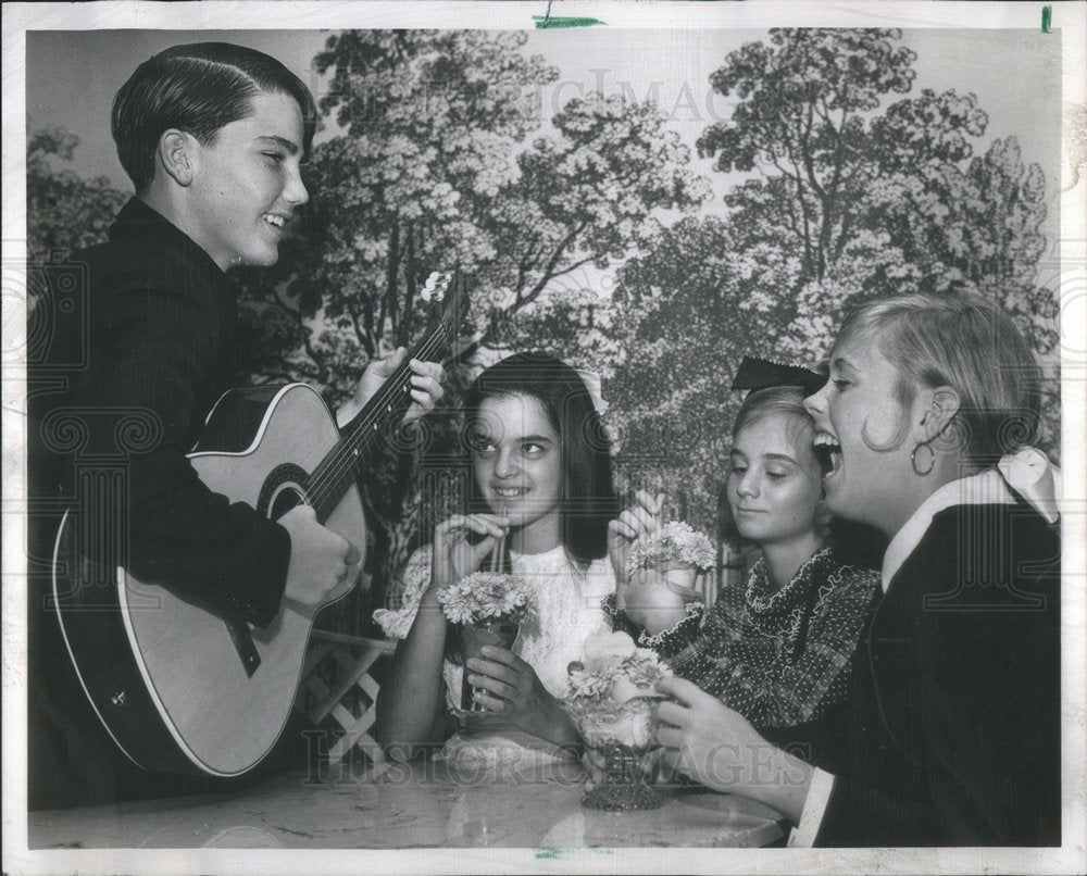 1968 Teen Front Center International Ballroom Conrad Hilton Hotel - Historic Images