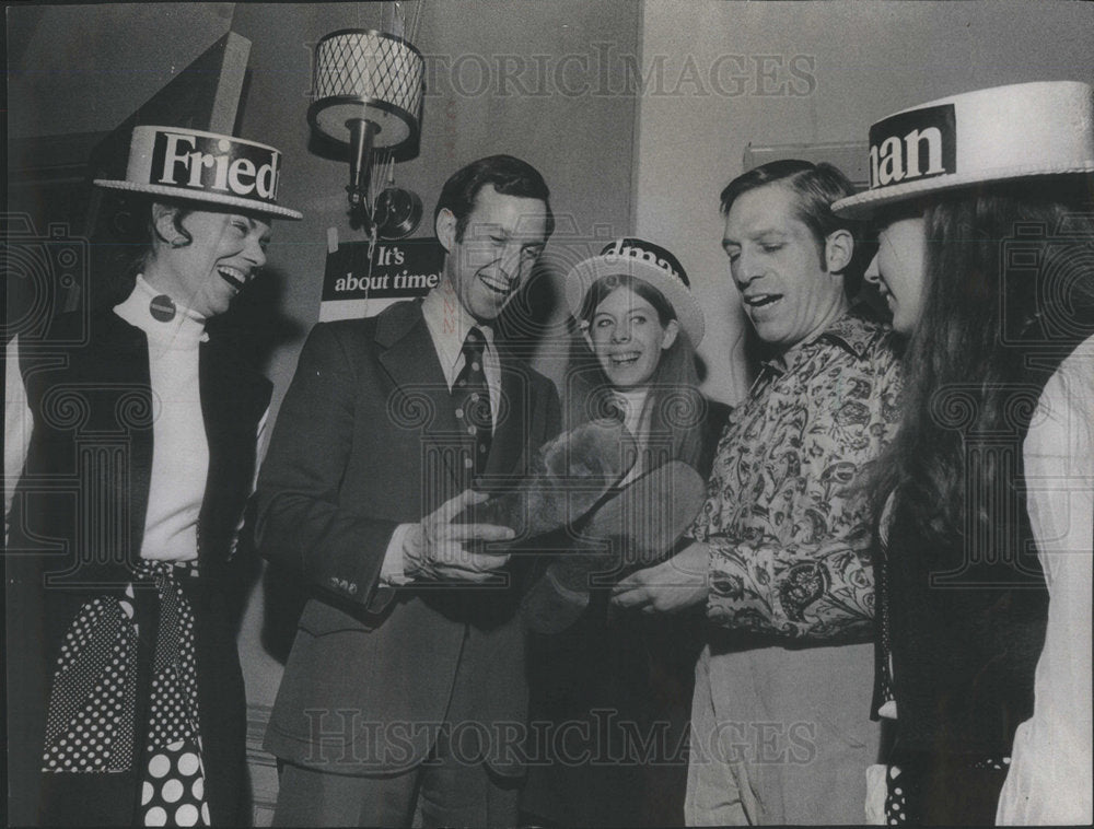 1971 Richard Friedman/Mayor Candidate Chicago/Shoes Auctioned-Historic Images