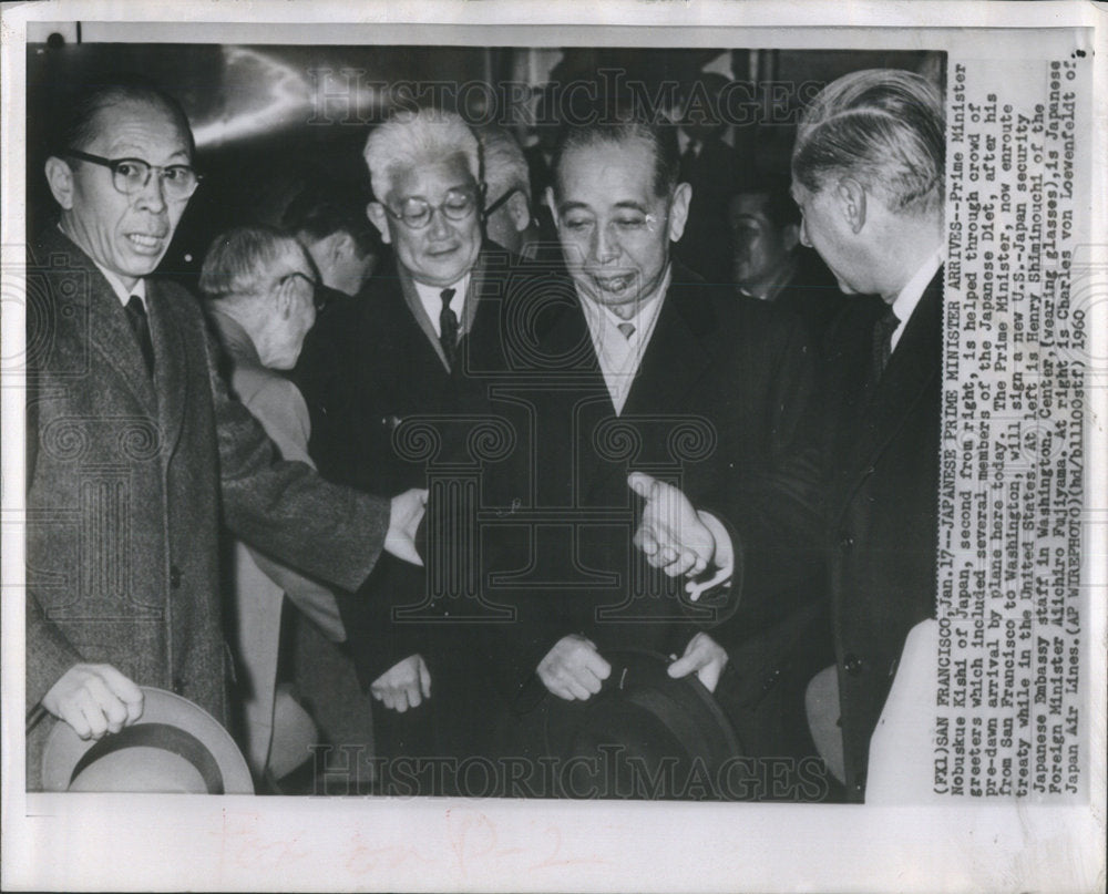 1960 Prime Minister Nobuskue Kishi Japan Crowd Greet Washington - Historic Images