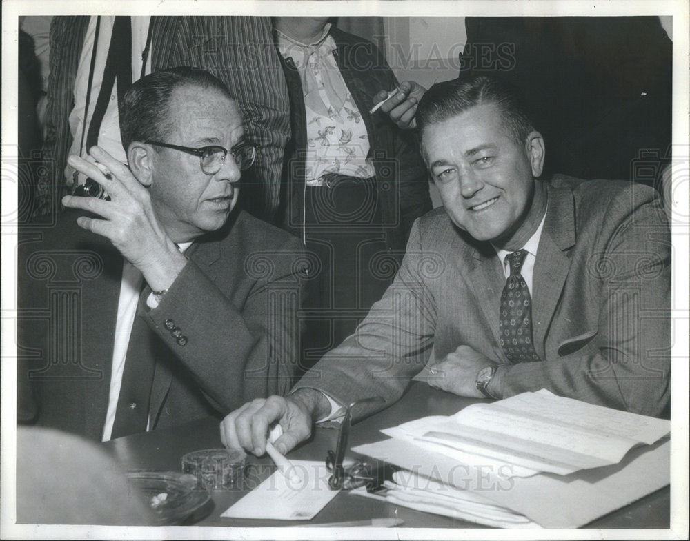 John Loose Mayor Orville Frost Fox River Zones Meet Paper Table Pen-Historic Images