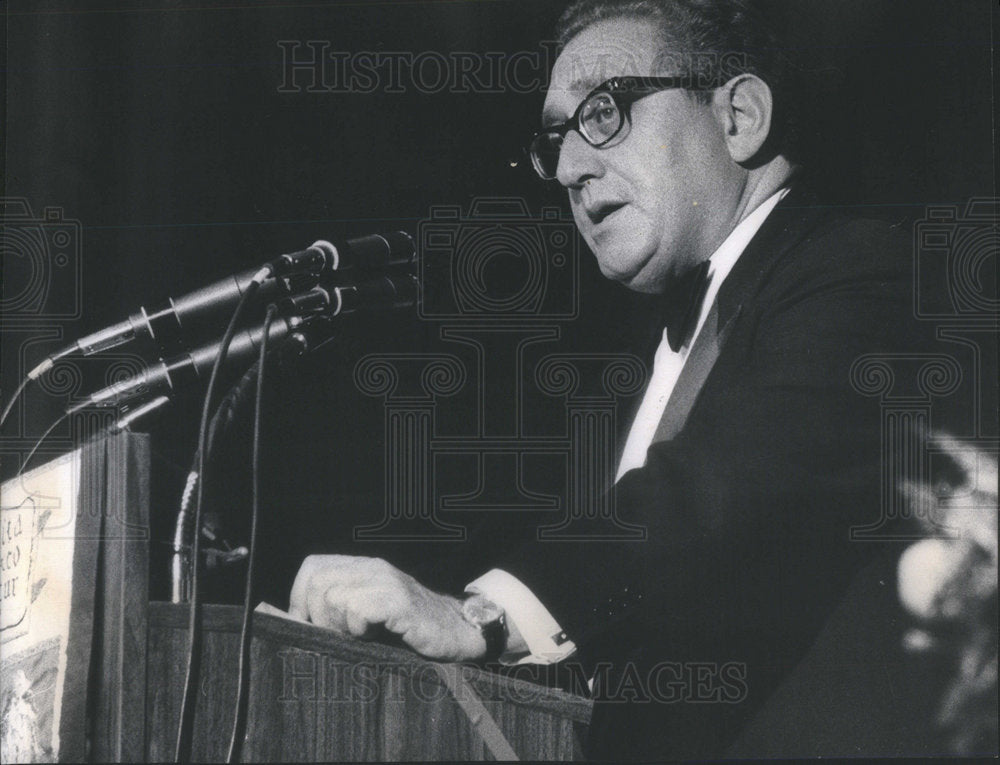 1974 Henry Kissinger Worlds energy shortage President Levi meet - Historic Images