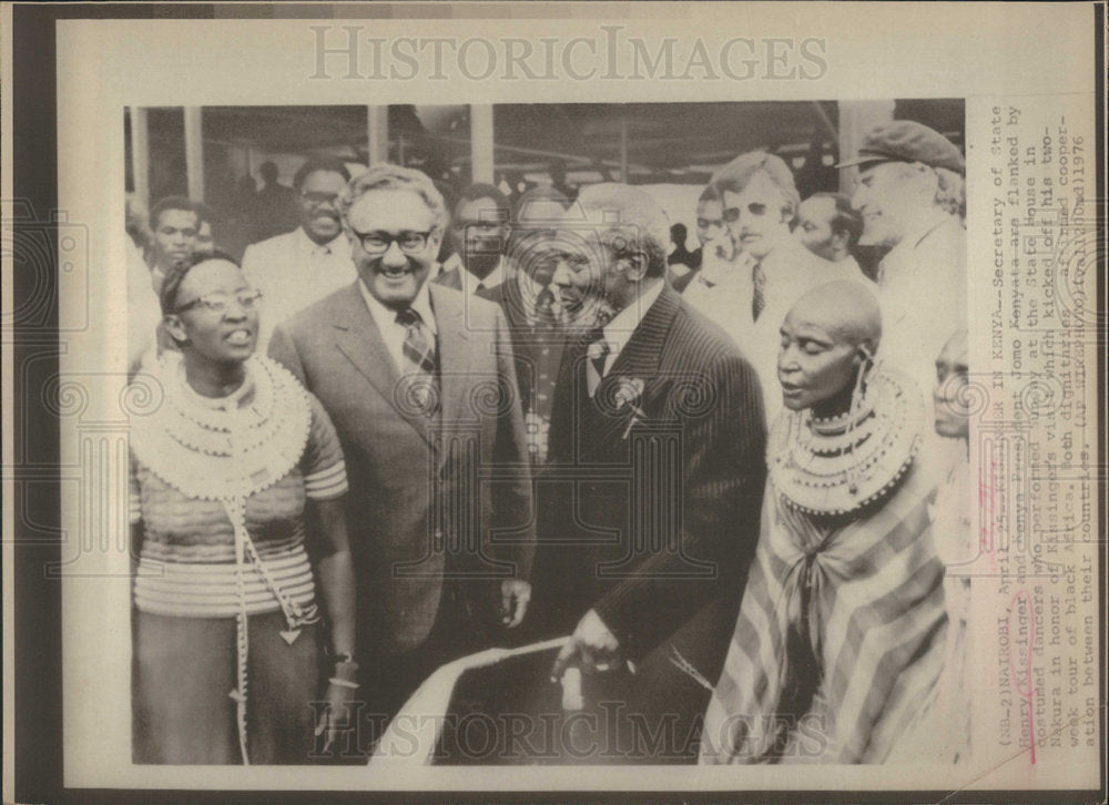 1976 State Henry Kissinger Kenya President Jomo Kenyata House black-Historic Images