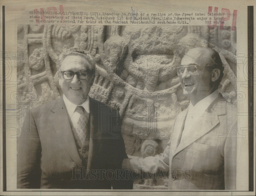 1976 Mexico republic Aztec Calendar stone Henry Kissinger Secretary - Historic Images