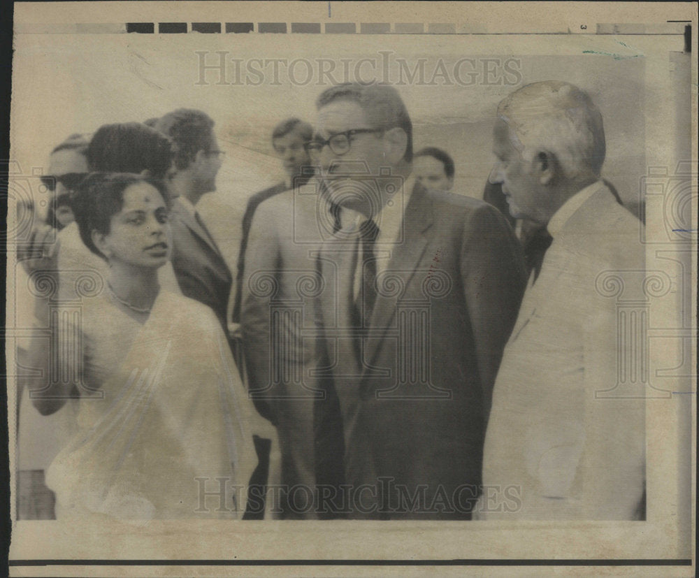 1971 Henry Kissinger Mrs Rukmini Menon Kenneth B Keating New Delhi-Historic Images