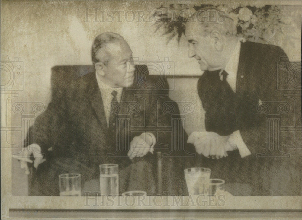 1967 President Johnson Meets with Political Leaders in Australia-Historic Images