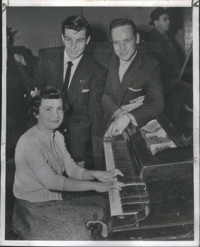 1954 Sun Times Howard Miller Teen Talent Rochelle Liebling Search-Historic Images