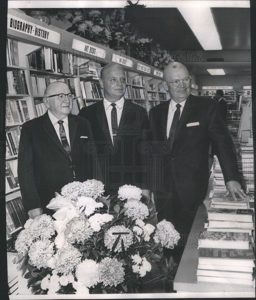 1961 Adolph Kroch Carol Goodpasture Brentano La Salle Store square-Historic Images