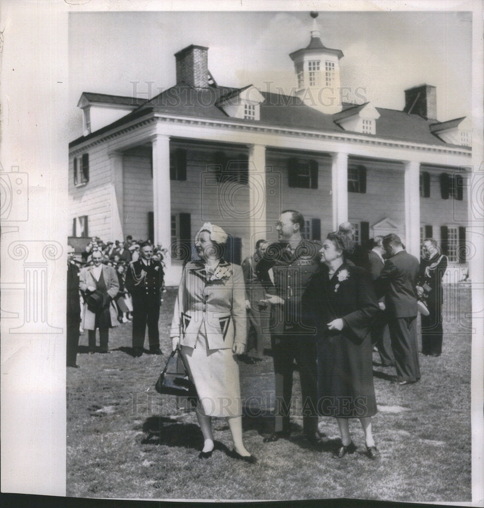 1952 Queen Juliana &amp; Bernhardt visit Home of George Washington.-Historic Images