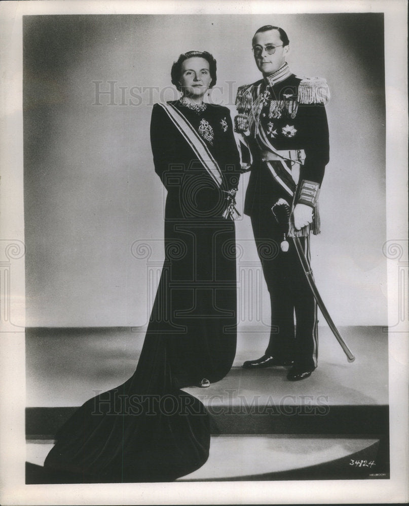 1952 Queen Juliana and Prince Bernhard of Netherlands. - Historic Images