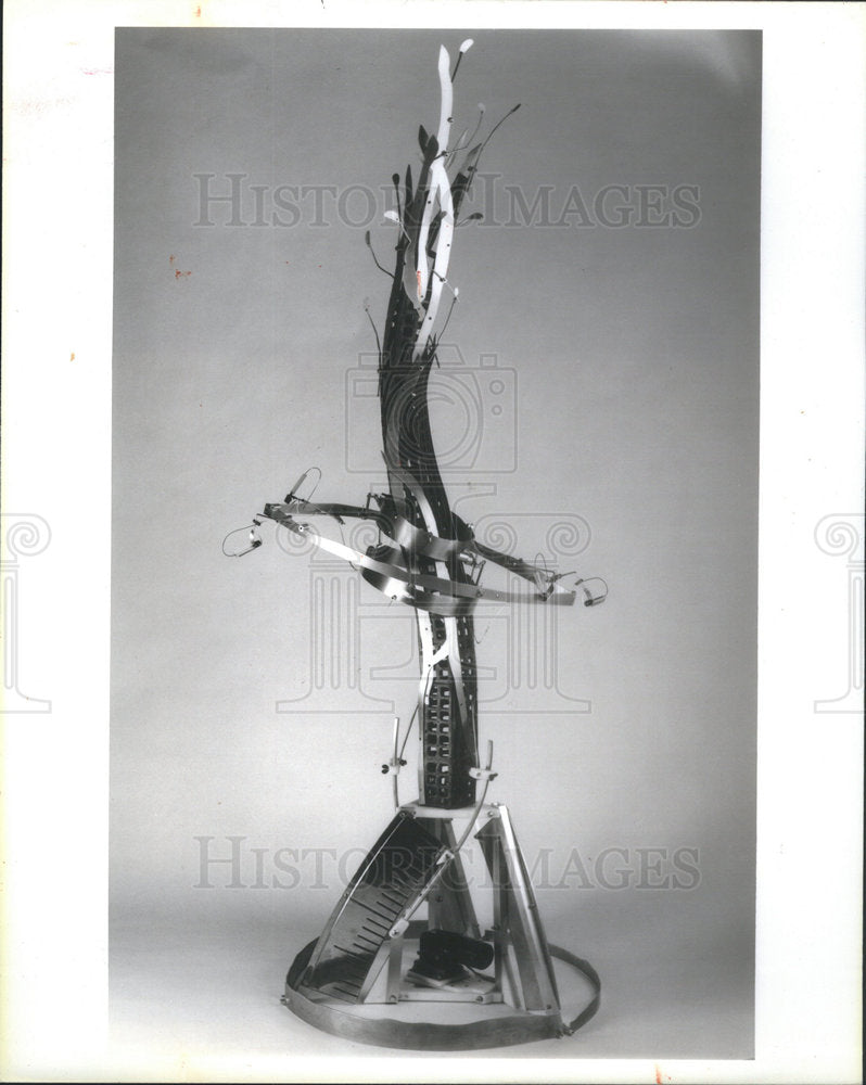 1985 Gary Justis' provocative new "Tree of Enwreathe."-Historic Images