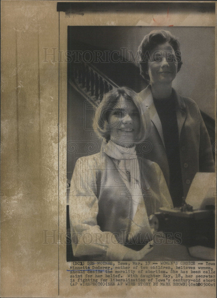 1969 Iowa Minnette Doderer mother children women morality abortion-Historic Images
