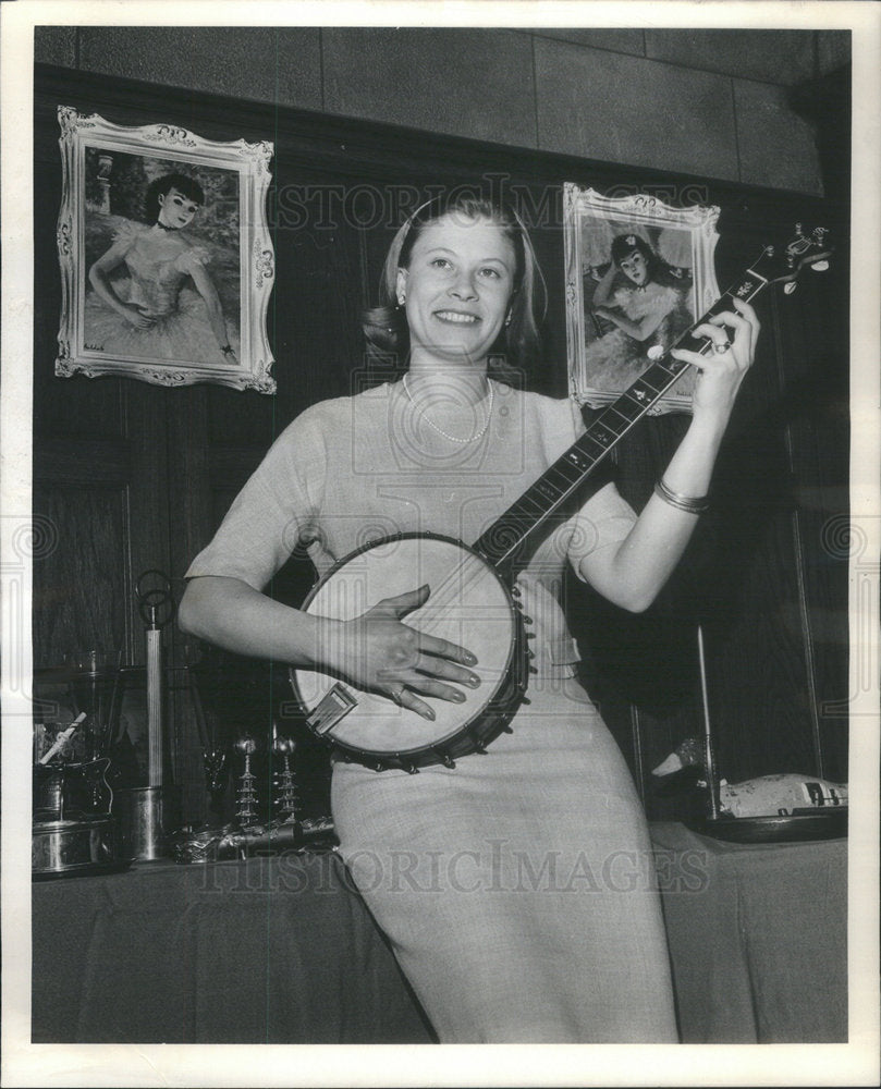 1964 Mrs David A. Doheny Banjo - Historic Images