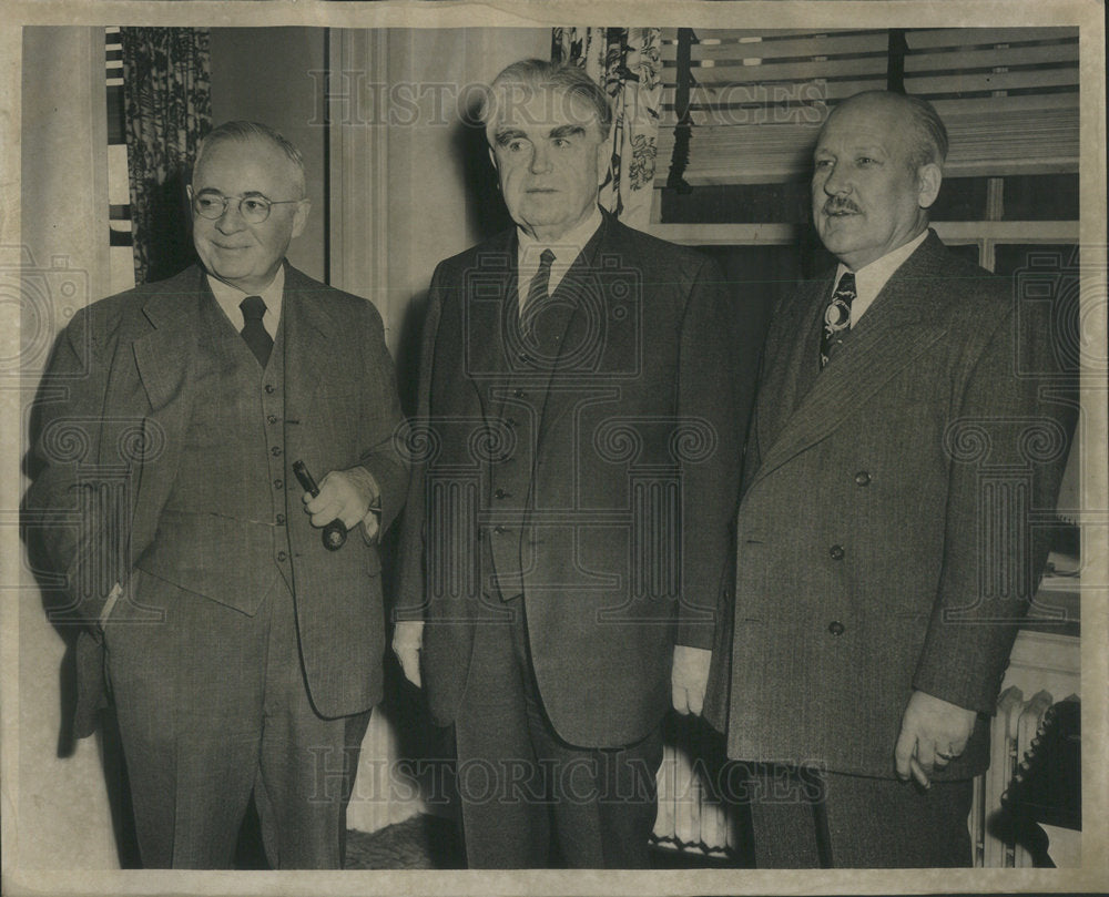 1949 Press Photo United Mine Wrkrs Scy John Owens &amp; Thomas Kennedy @ Strike Conf - Historic Images