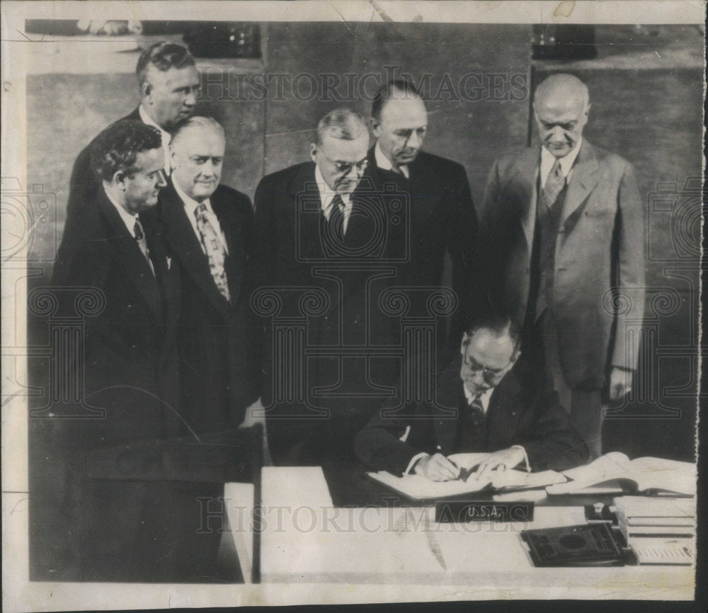 1951 State Scy Dean Acheson Signs Peace Treaty W/ Japan  - Historic Images