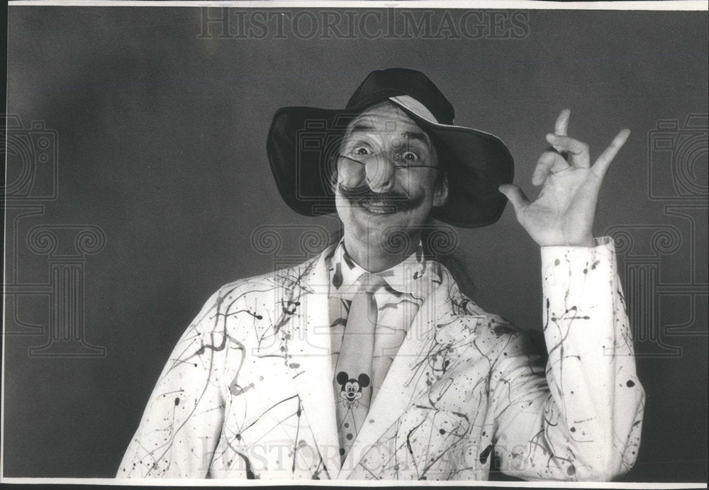 1986 Hunter Patch Adams Medical Magic Shop - Historic Images