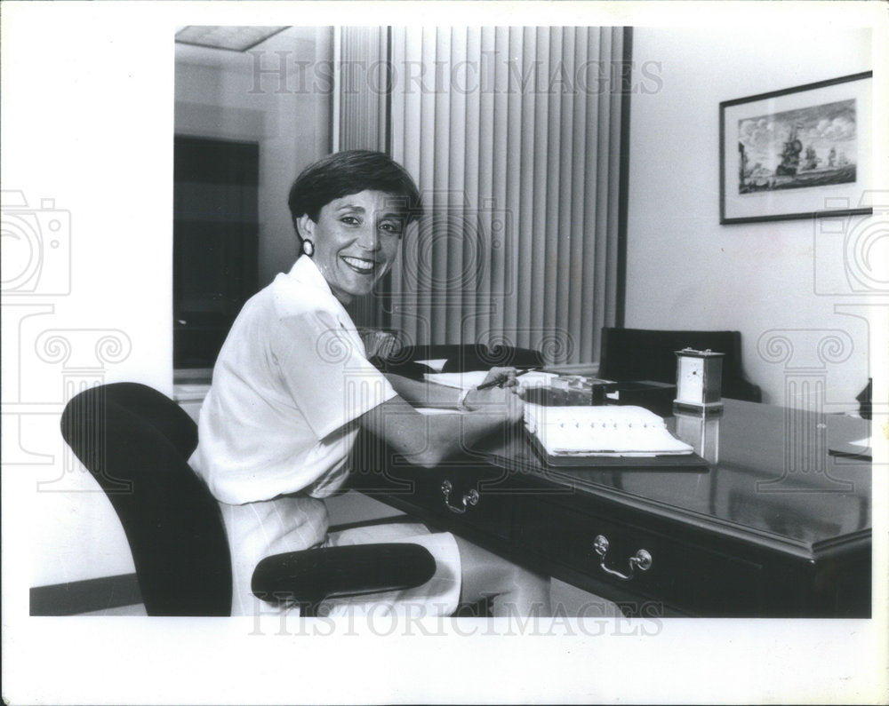 1991 Chartered Financial Analyst Roberta Ferguson Graver Reich - Historic Images