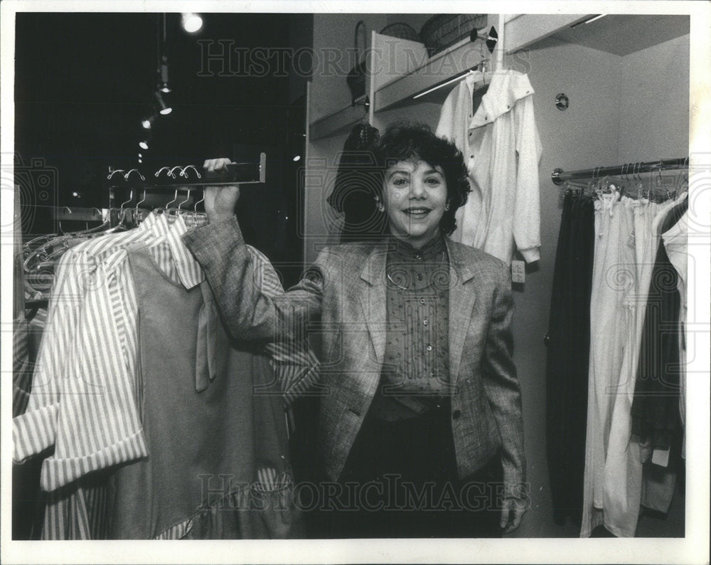 1925 Mindy Ferber Mothers Work Store Owner Rich Hien Washington - Historic Images
