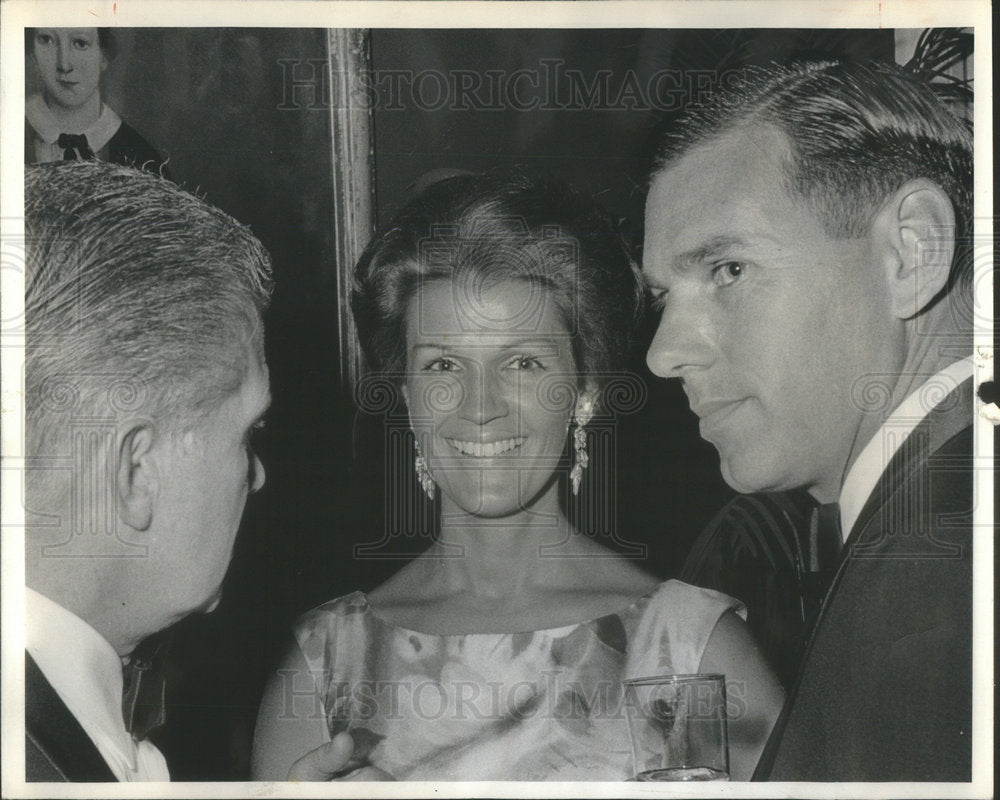 1965 Mr Edward Farley Mrs William Feeley  Board USO Women Chicago - Historic Images