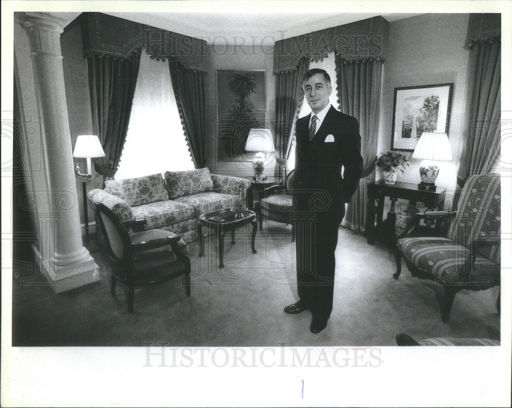 1982 Chicago Drake Hotel Manager Louis Fenimore Presidential Suite - Historic Images