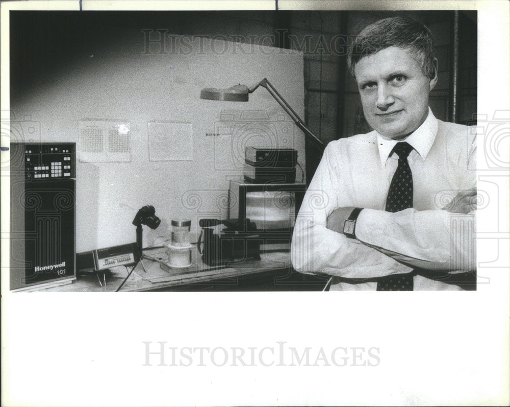 1984 Hans Fauske Received a $30,000 Grant for Research - Historic Images