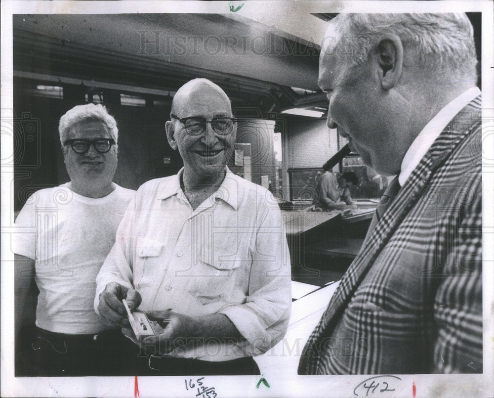 1970 Engraver Kunze Retiring Receives Pin Department Head Moline - Historic Images