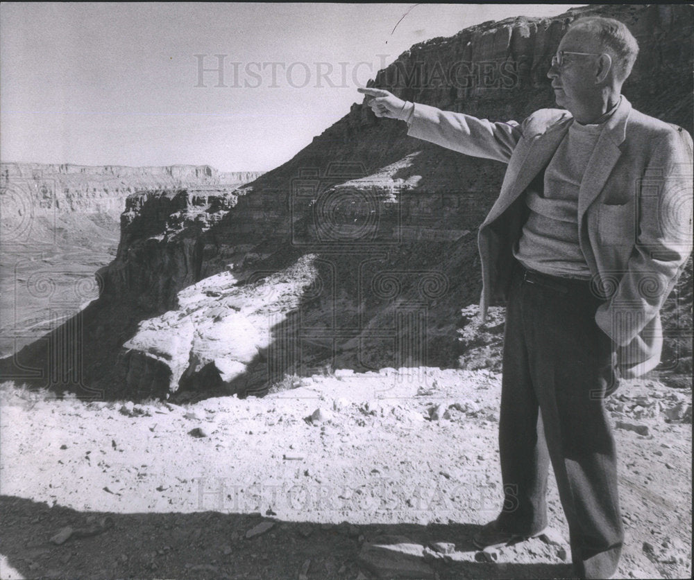1965 Press Photo Naturalist Krutch Grand Canyon Televised Tour - RSC22833 - Historic Images