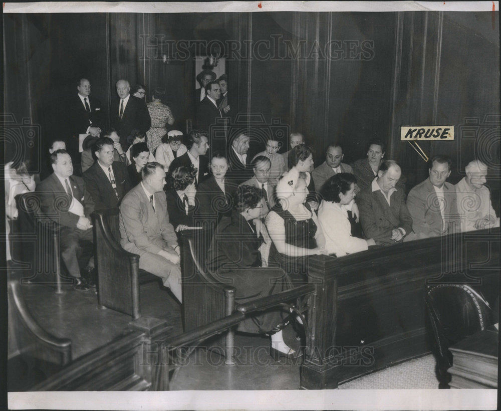 1956 Press Photo Frank Whites Warren Fred Kruse Teenager Gang Fight - Historic Images