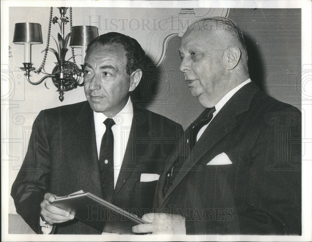 1964 Press Photo Limberg and Johnston at railroad conference. - RSC22963 - Historic Images
