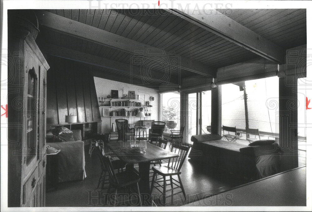 1978 Interior and Exterior Views of the Robert Lifton Summer House - Historic Images