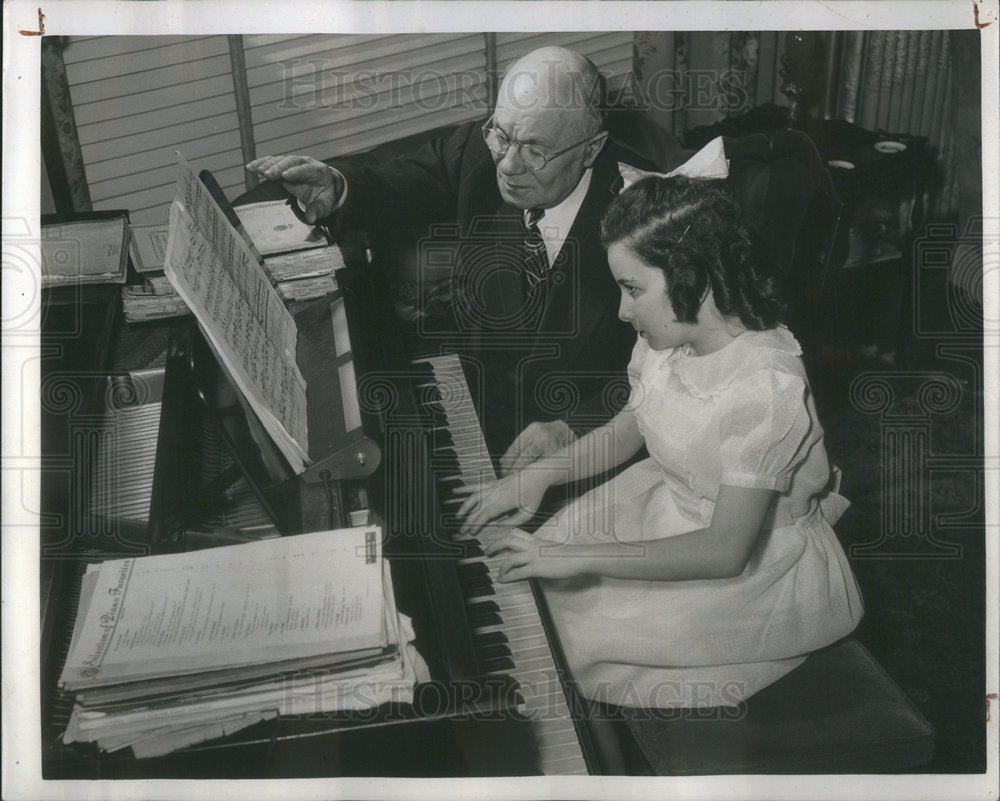 1949 Rochelle Liebling/Pianist - Historic Images