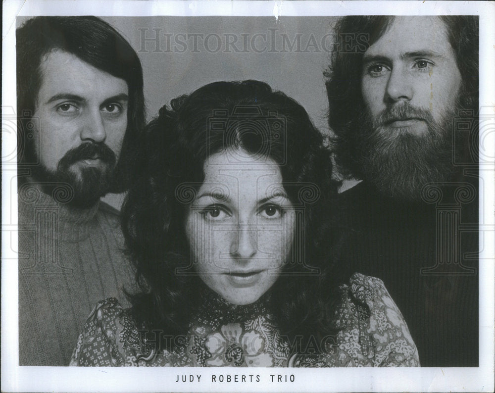 1977 Judy Roberts Trio Entertainers - Historic Images