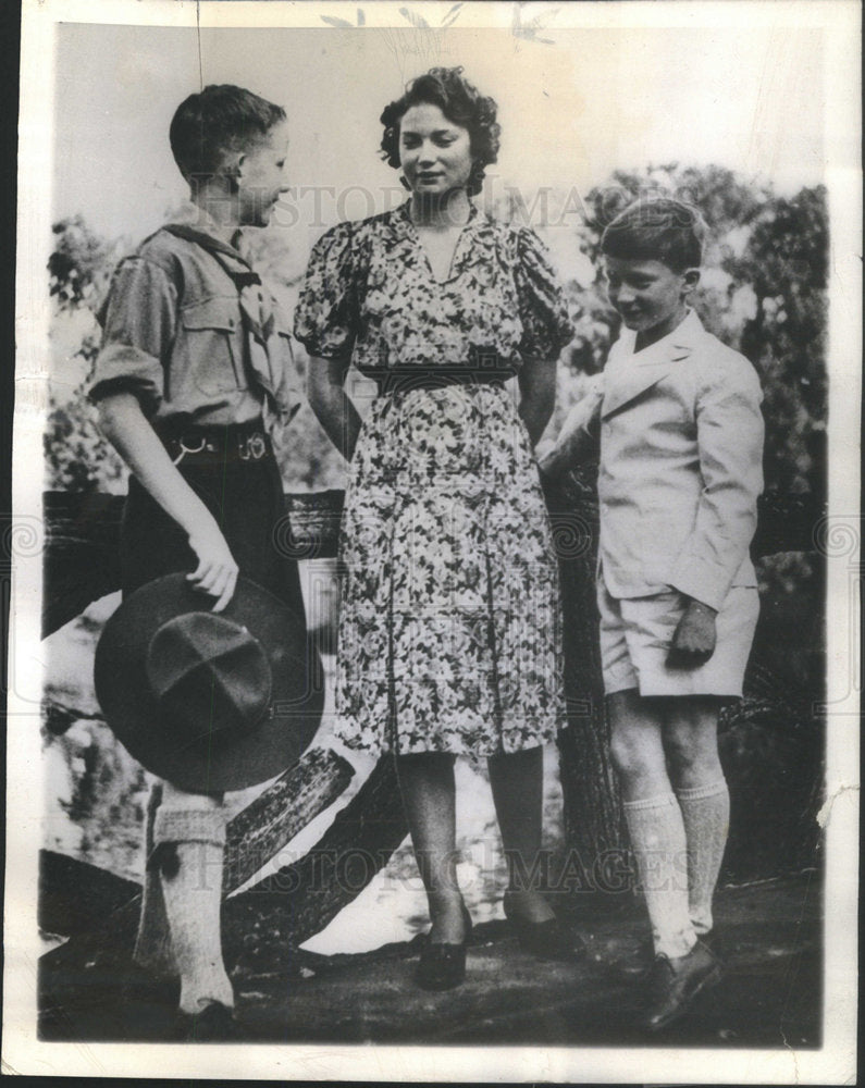 1944 Vichy  France Lisbon Prince Baudoin Josephine Charlotte Albert - Historic Images