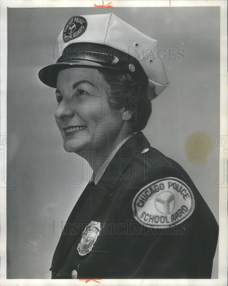 1965 Mrs Gerrie Kuna Chicago guard police Daily News Glamor Clinic - Historic Images