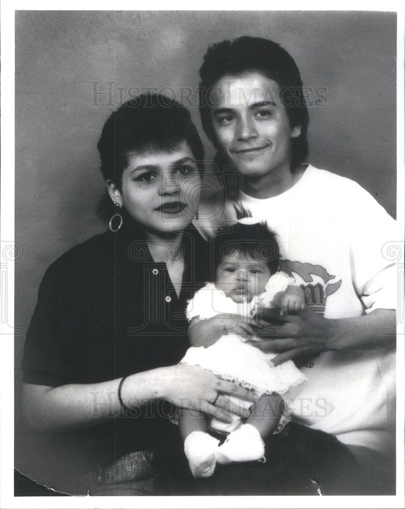 1990 Luz Fernandez Cook County Hospital Hector Chavez Cynthia - Historic Images