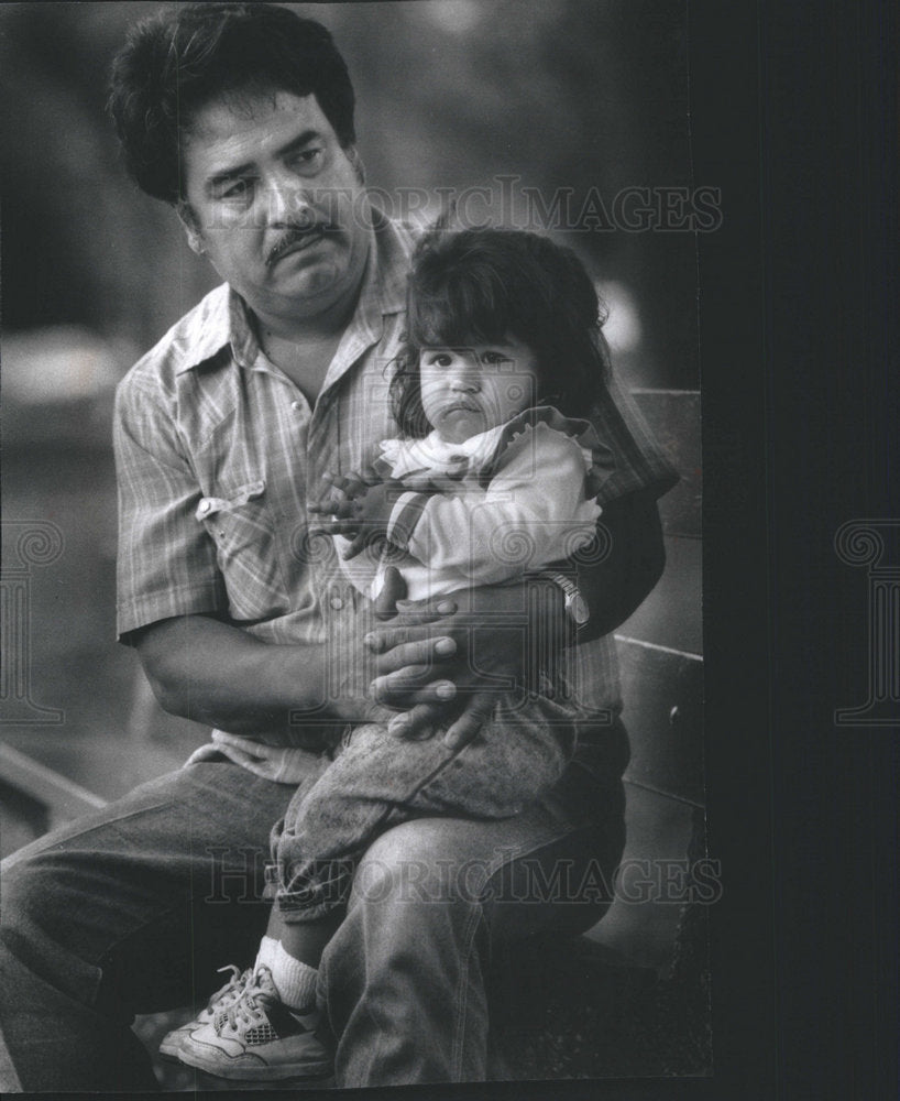 1990 Cynthia Chavez Gang Shooting Victim&#39;s Daughter Chicago - Historic Images