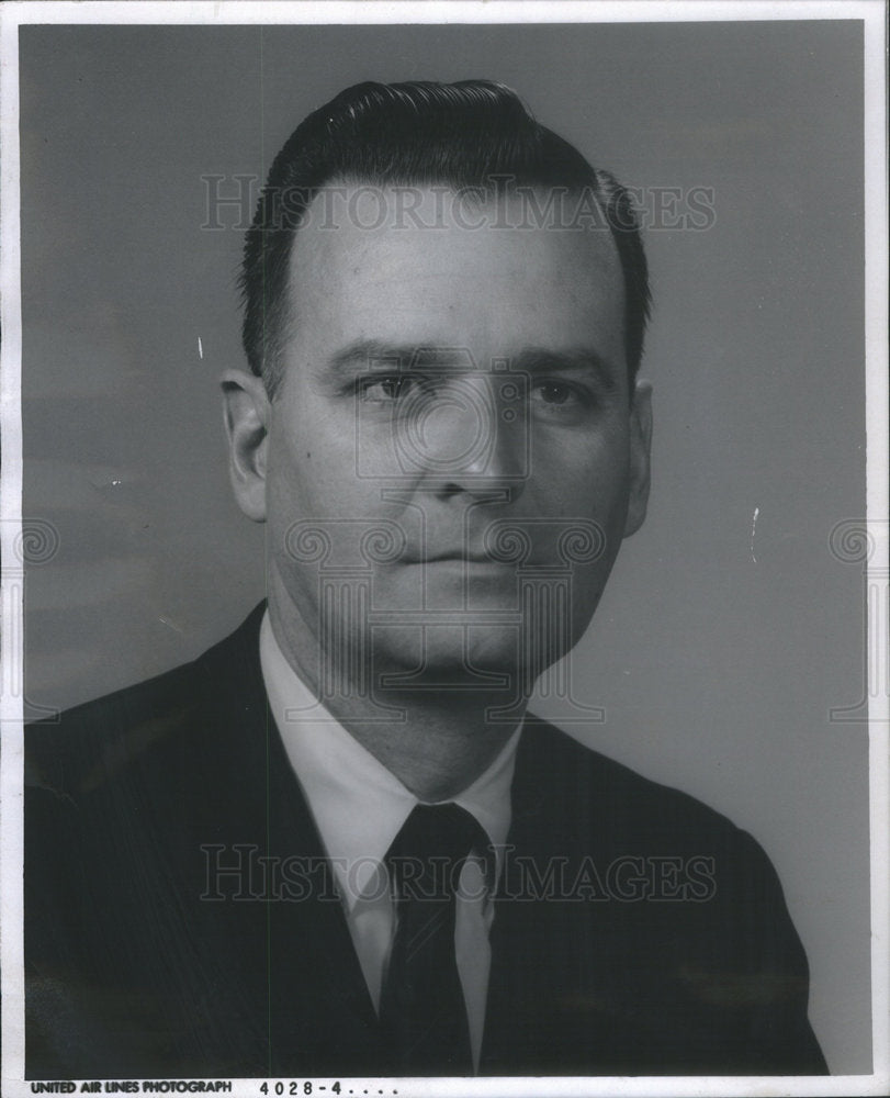 1976 E O Fennell Vice President Legal Puplic Affairs - Historic Images