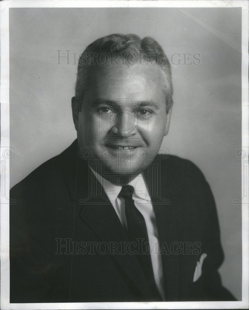 1966 Press Photo Feeney Chicago district sales manager American Airline - Historic Images
