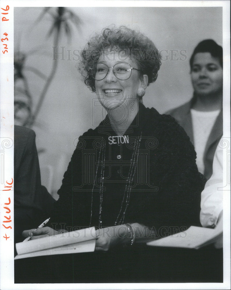 1990 Dr Roberta Felker Seton Academy Principal - Historic Images