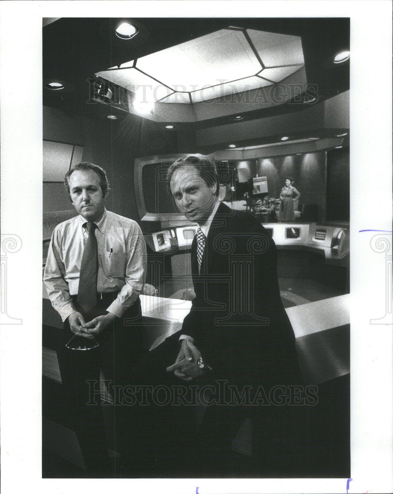 1977 Sheldon Hoffman News Director  Lee Hanna - Historic Images