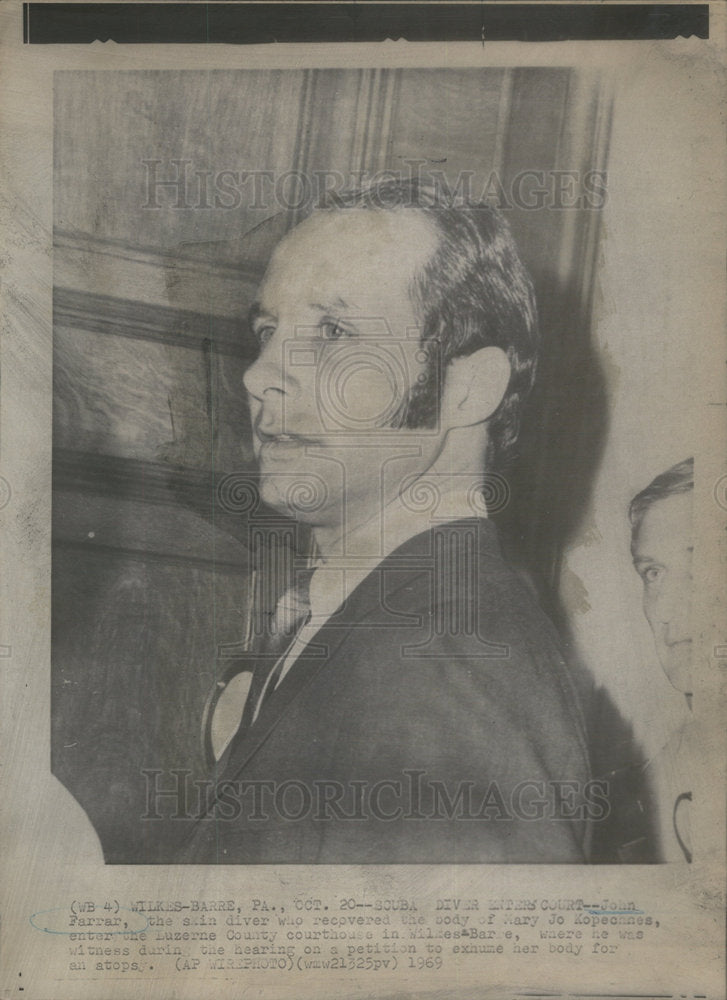 1969 John Farrar Mary Jo Kopehnes SCUBA Diver Enter Court Wileen - Historic Images