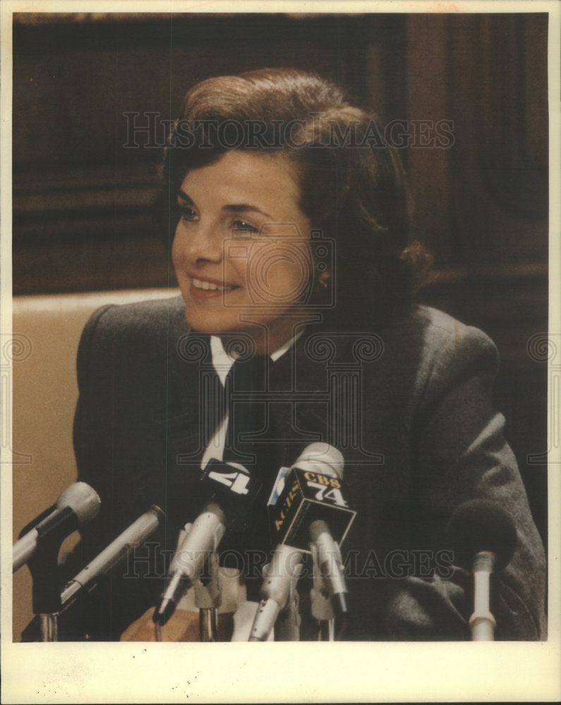 1988 San Francisco Mayor Dianne Feinstein Democratic Politician - Historic Images