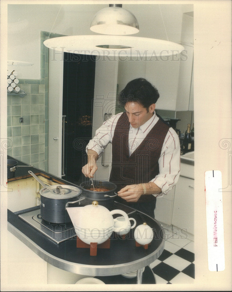 1989 Since Feinstein Kitchen Cooking - Historic Images