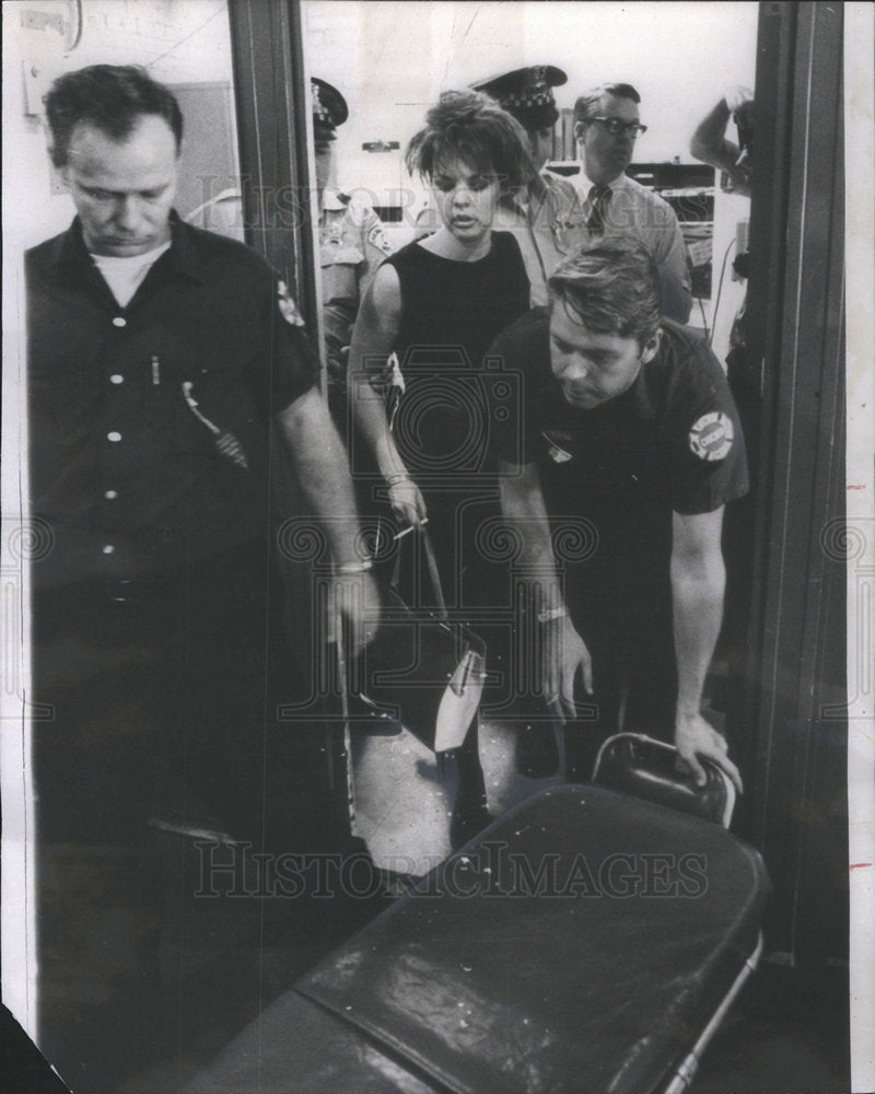 1969 Press Photo Susan Fee Employee Armor Company - Historic Images