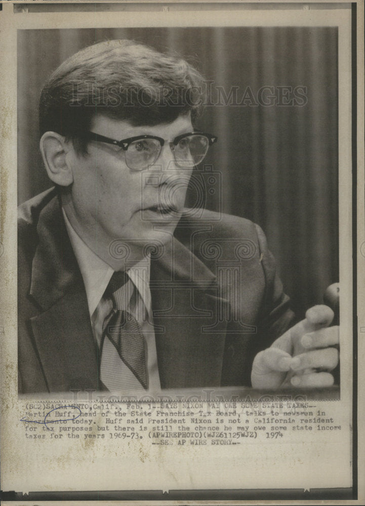 1974 Martin Huff State Franchise Tax Board Head Newsmen talk press - Historic Images