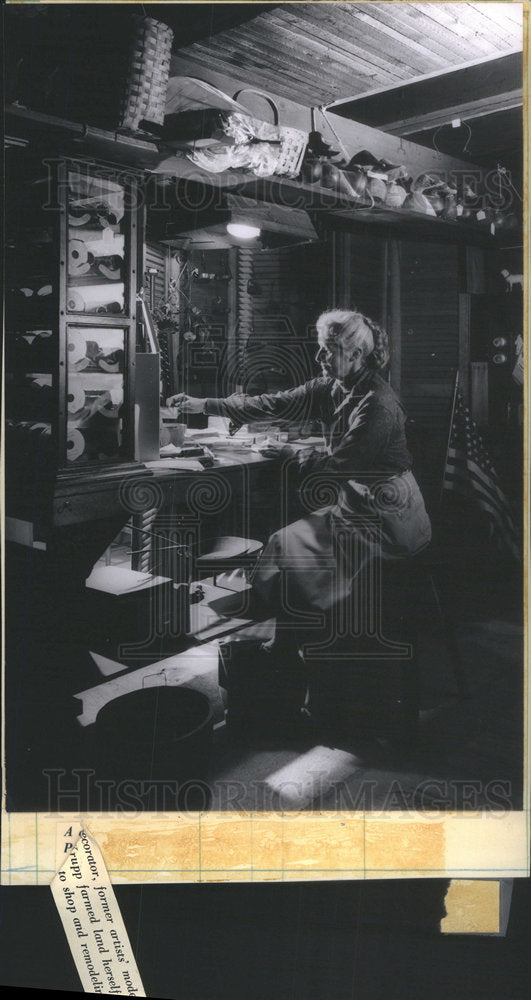 1961 Charlie Krupp home living room chair work - Historic Images