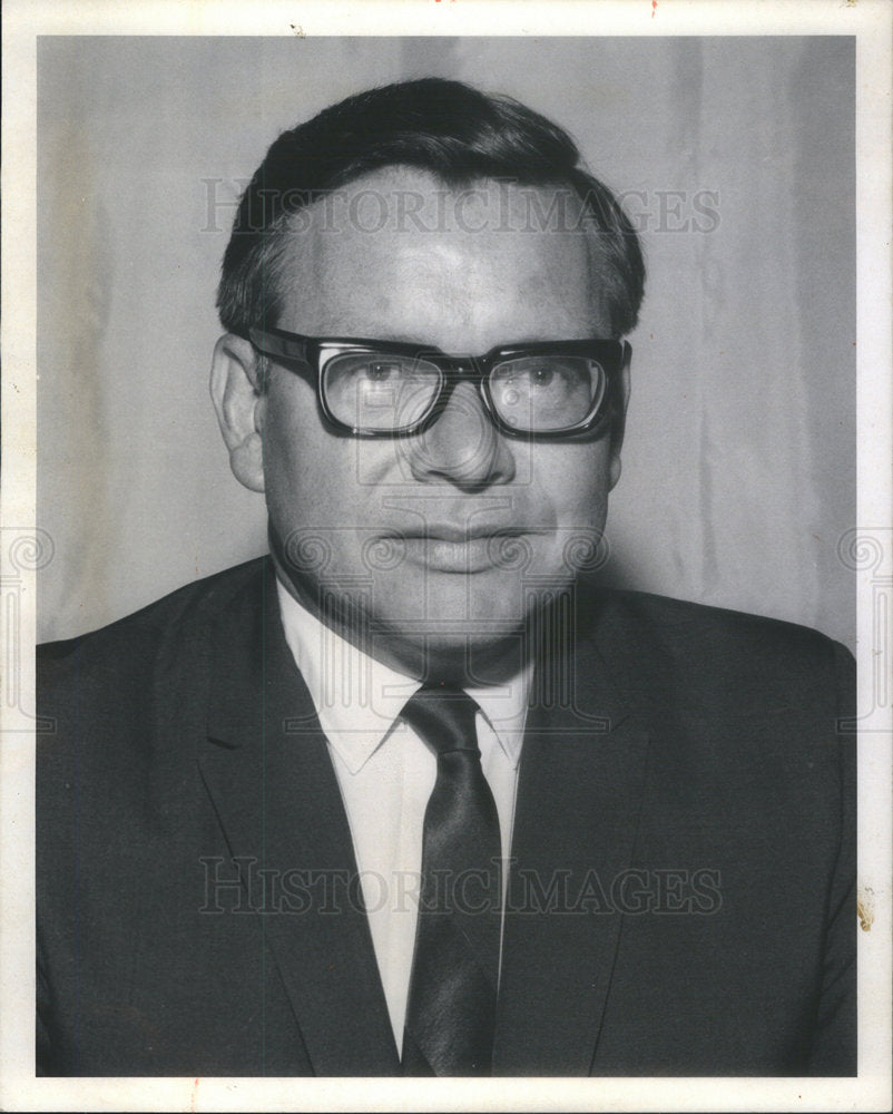 1972 Press Photo Bruce Krysiak President Chief Executive Officer Tea Company - Historic Images