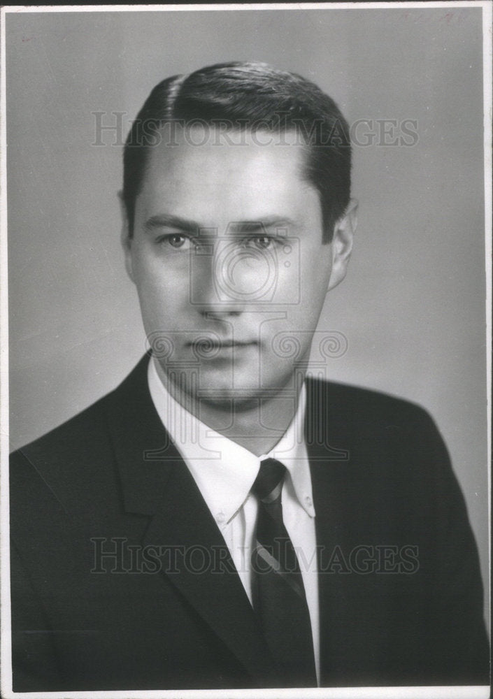 1966 DON P. DAVIS, JR. SALES SUPERVISOR AETNA LIFE INSURANCE COMPANY - Historic Images